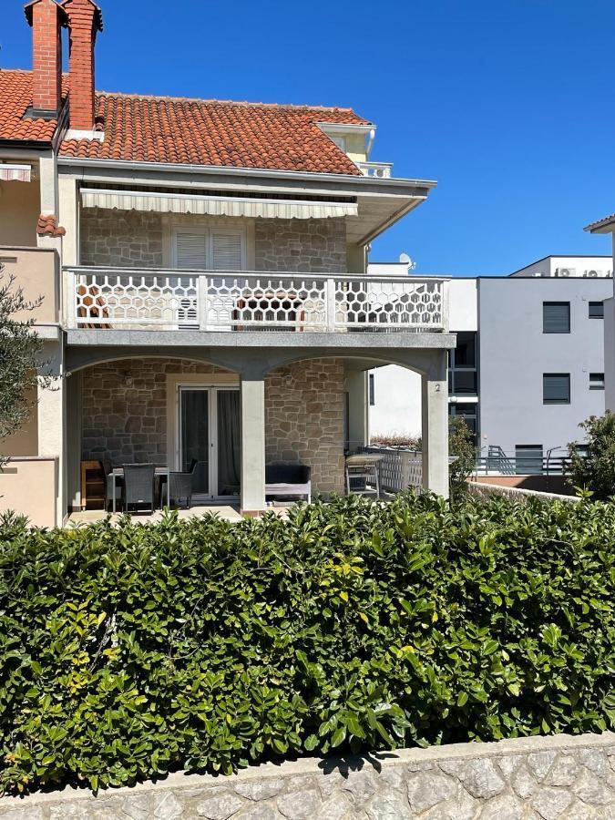 Duplex Appartment Luna Krk Town Esterno foto