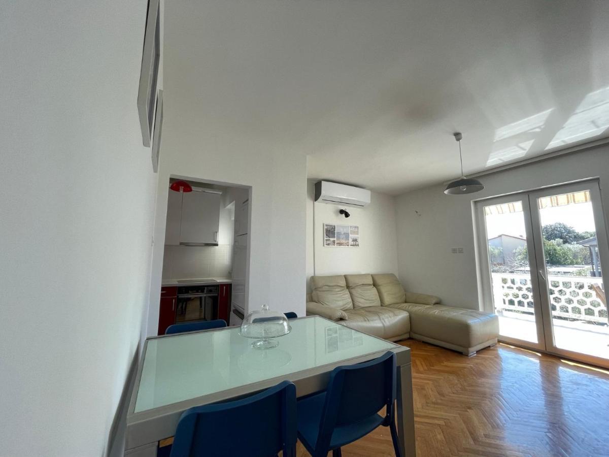 Duplex Appartment Luna Krk Town Esterno foto