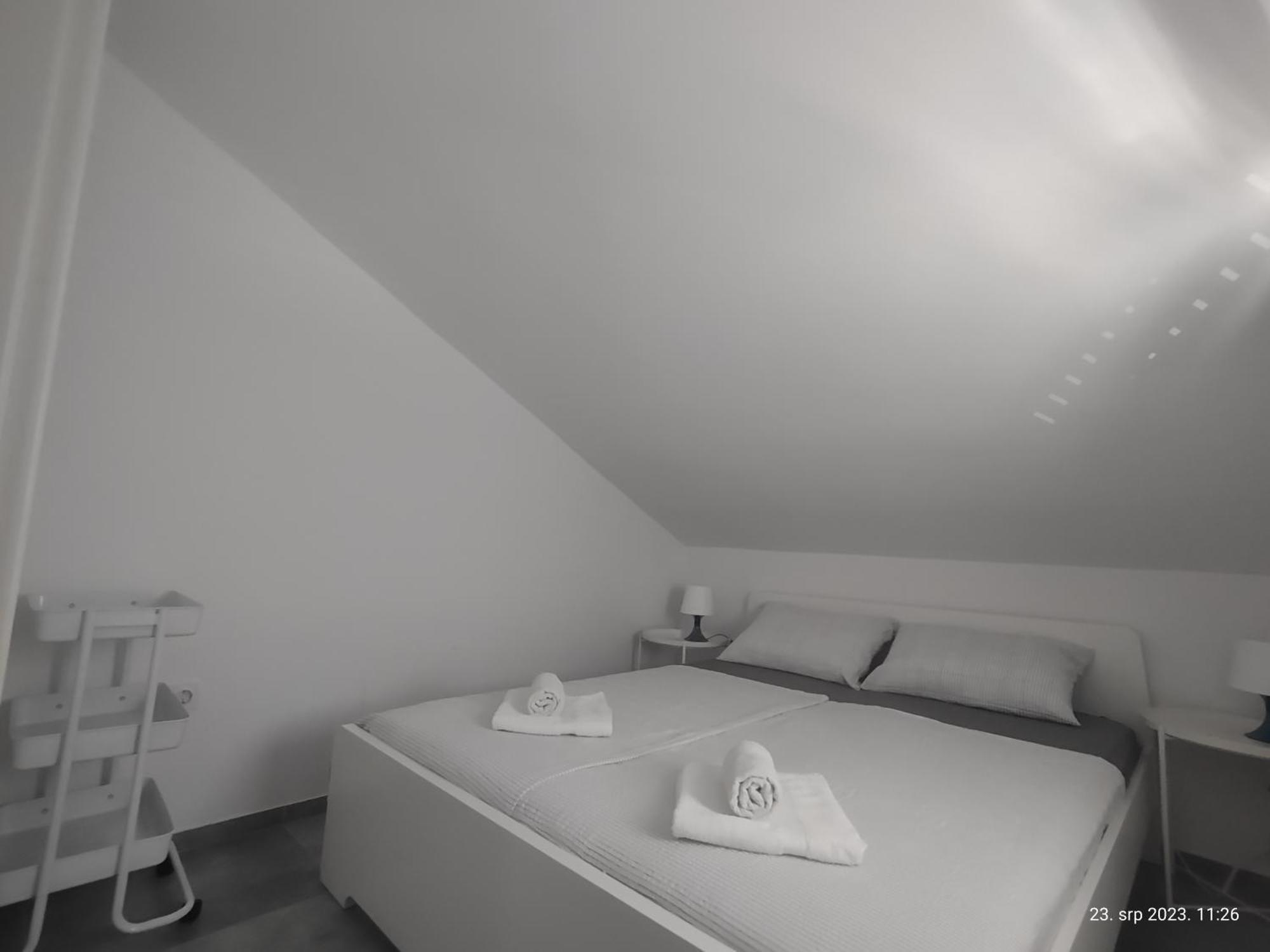 Duplex Appartment Luna Krk Town Esterno foto